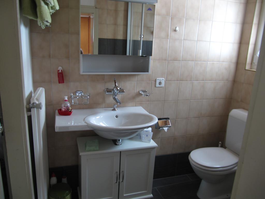 Pension Hof Zur Stilli Apartment ดาวอส ห้อง รูปภาพ
